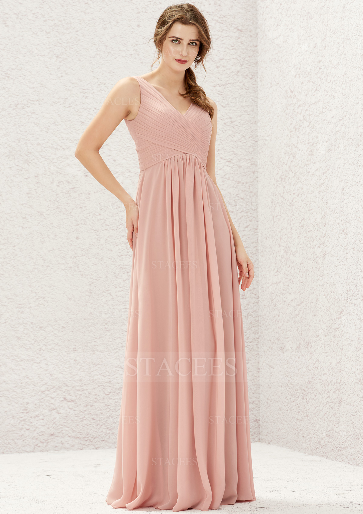 Rose pale robe trapèze col en v mousseline longueur ras du sol robe de demoiselle d'honneur
