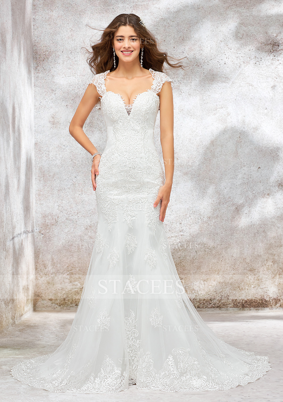 Corte trompeta/sirena cuello de corazón encaje satén tren de la corte vestido de novia