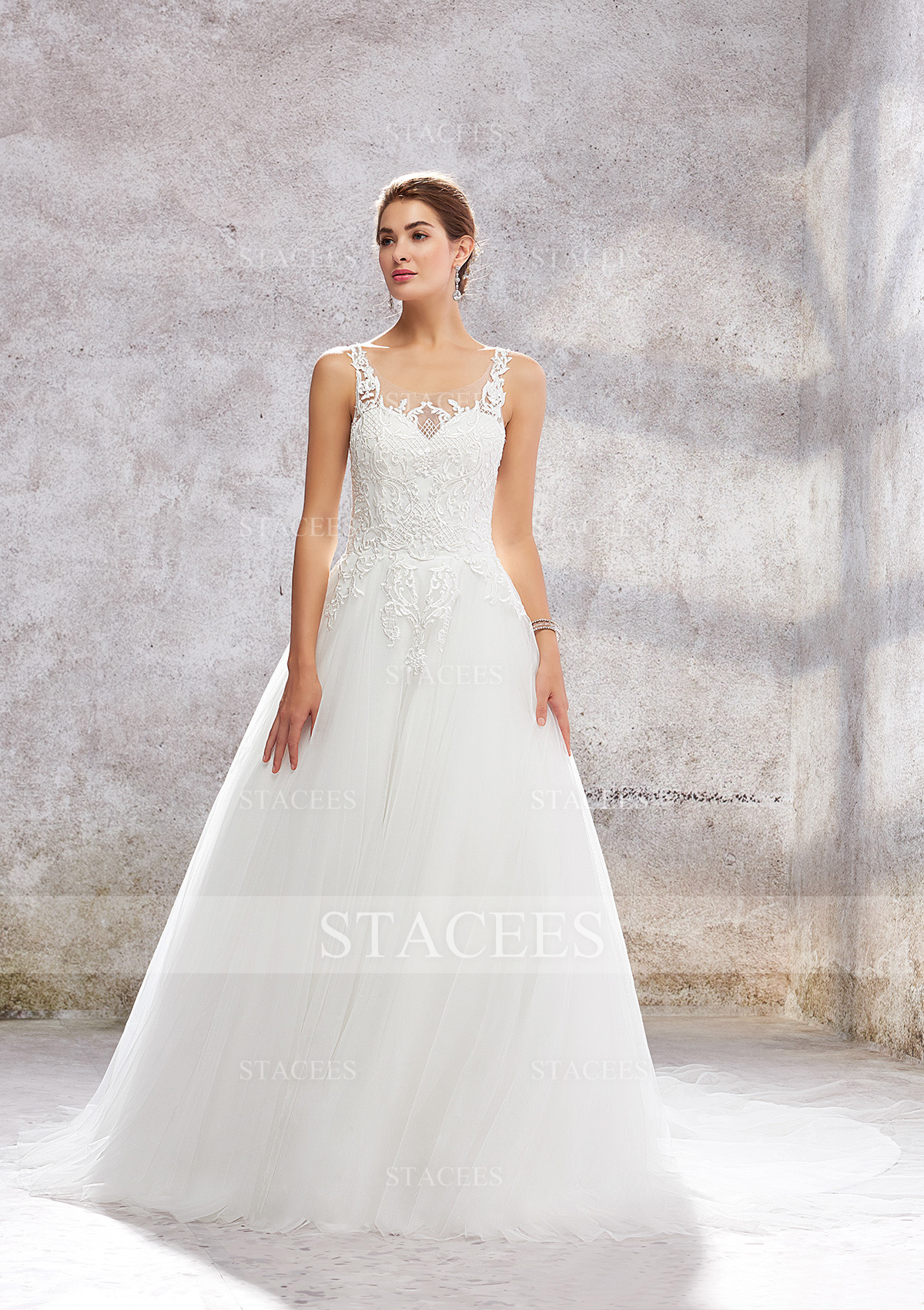 Vestido línea a princesa escote ilusión tul satén tren de la capilla vestido de novia