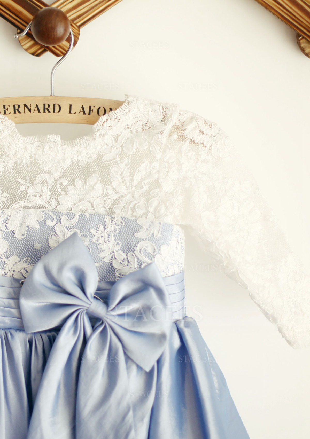 Comme Image Trapèze/princesse scoop longueur genou dentelle taffetas robes de demoiselle d'honneur fillette avec noeud papillon - STACEES