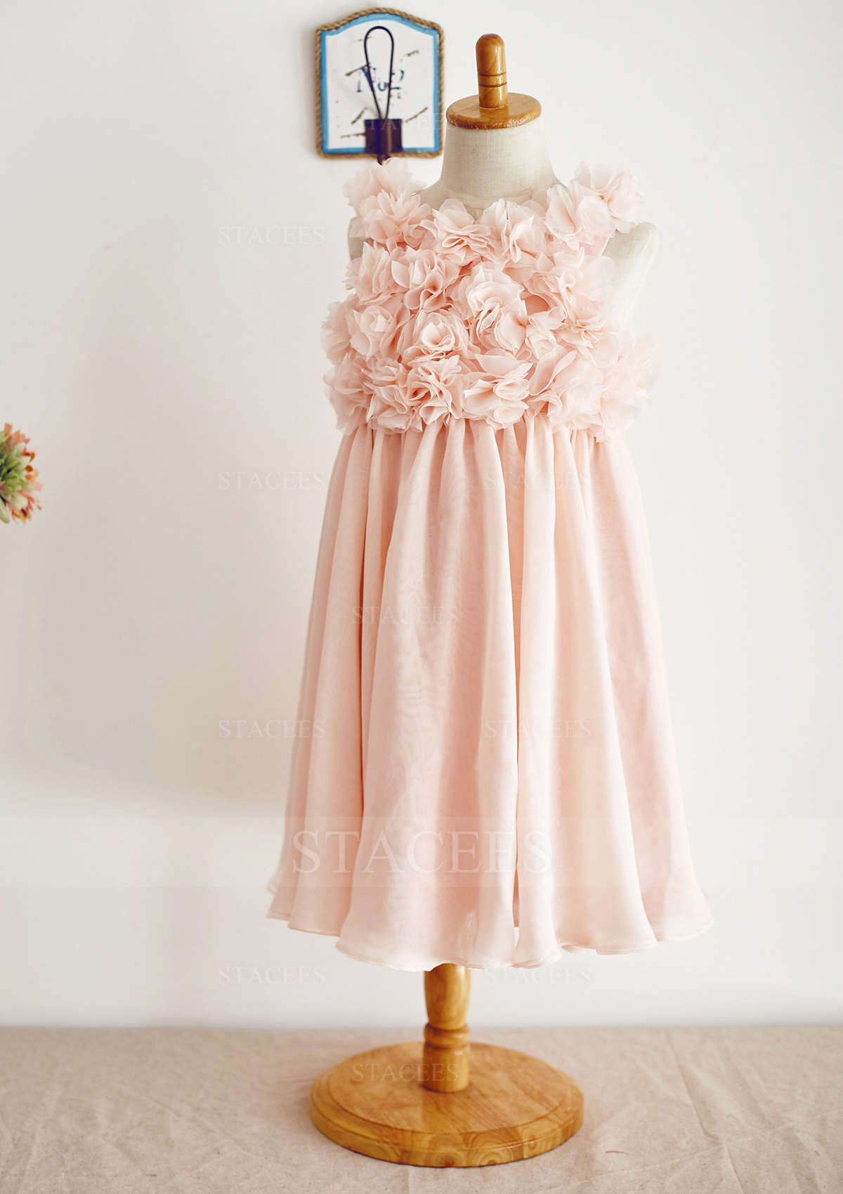  Beautiful Princess Scoop Neck Tea-Length Chiffon Flower Girl Dress With Flowers