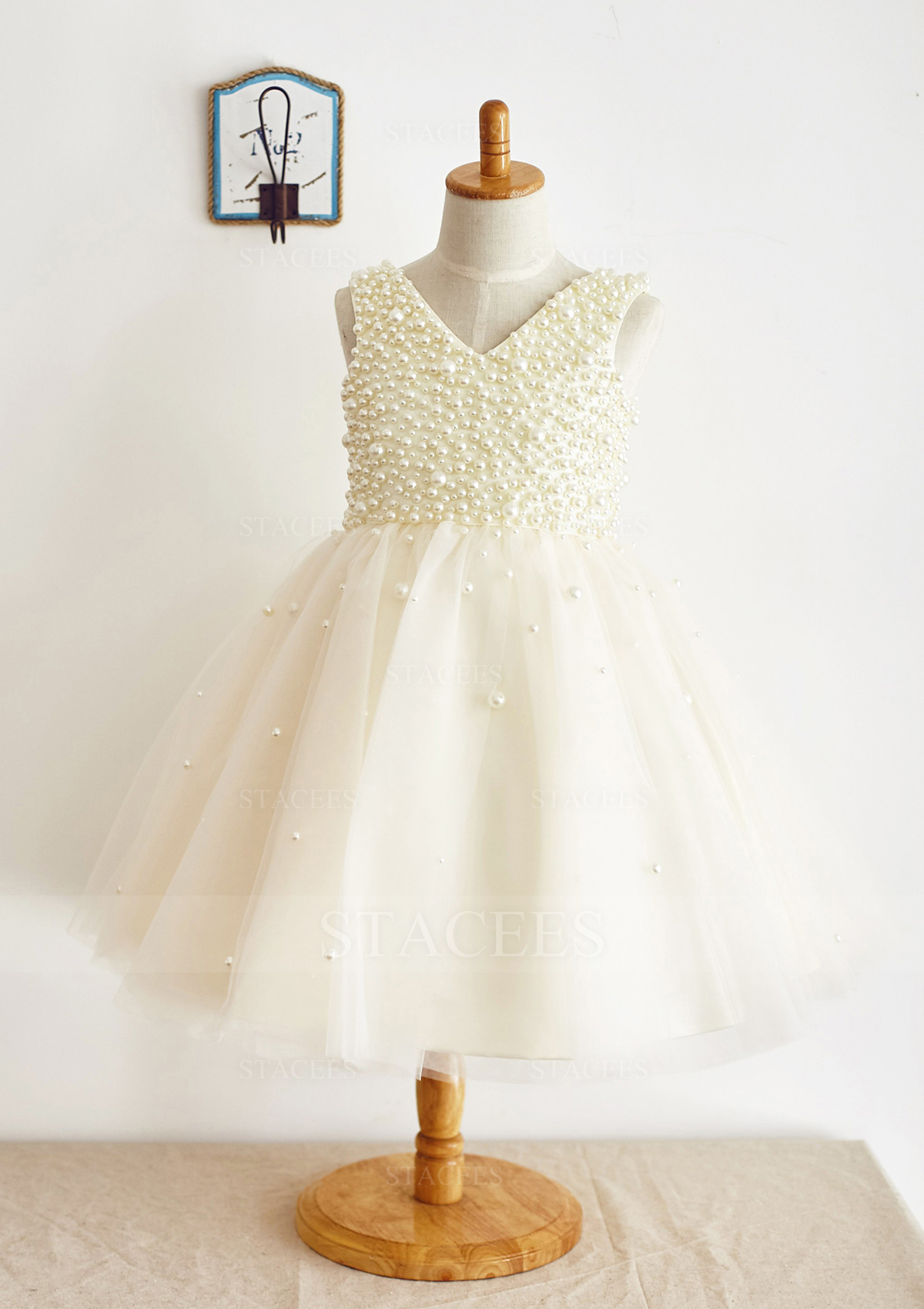 Vestido línea a/princesa escote en v tul hasta la rodilla vestido de pajecitas