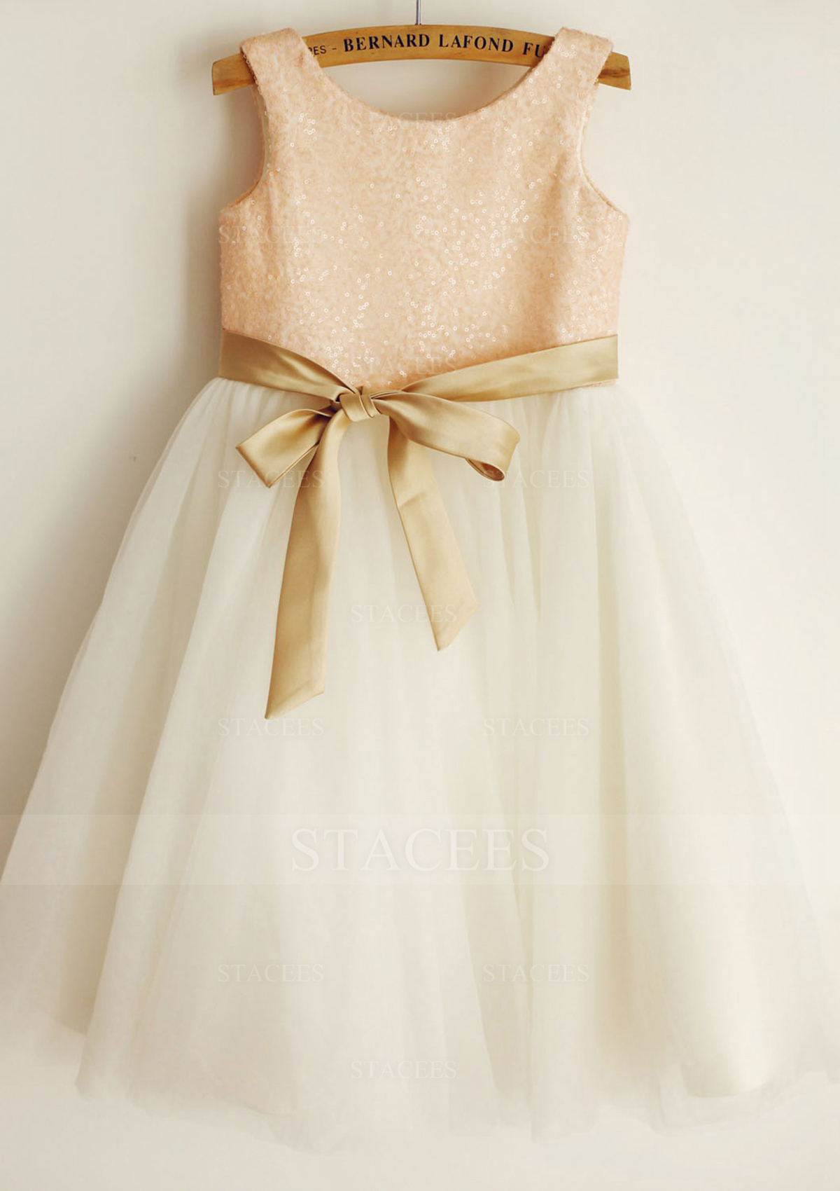 A-line/Princess Knee-Length Scoop Neck Tulle Sequined Flower Girl Dress With Sashes