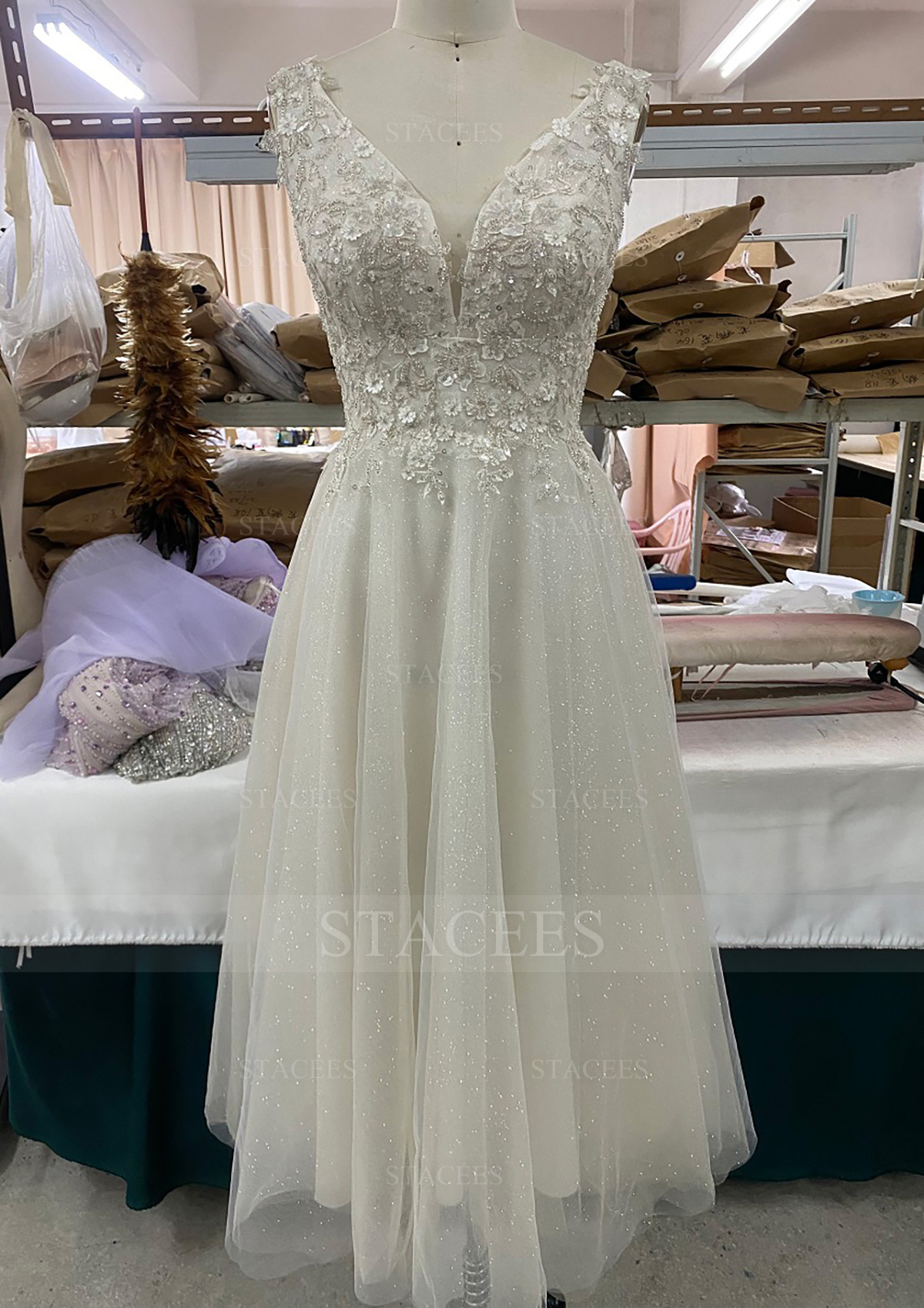 Trapèze col en v tulle longueur genou robe de bal