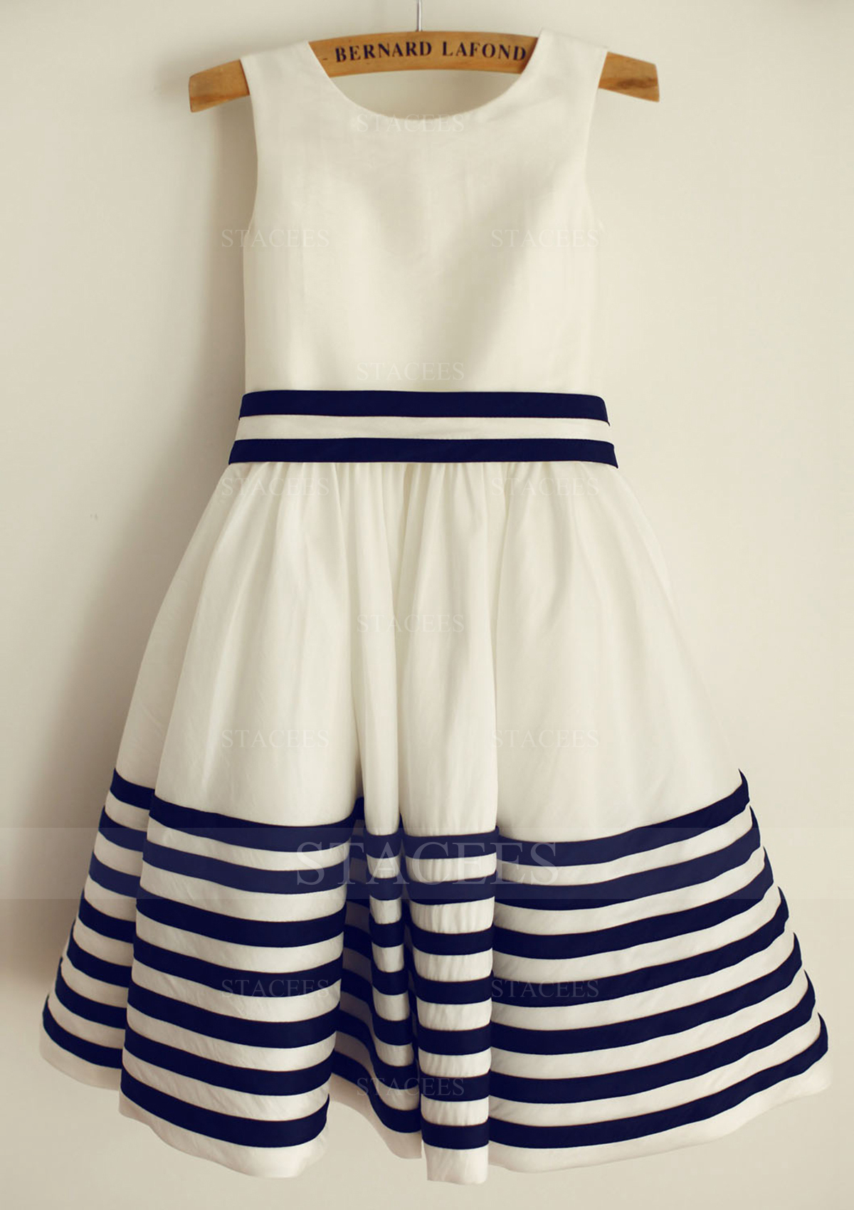 Trapèze/Princesse scoop taffetas longueur genou robe de fille de fleur 