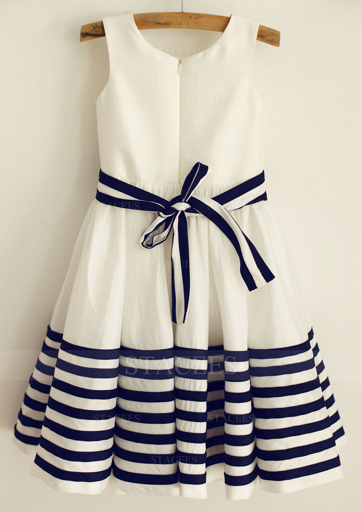 Bleu marine foncé Trapèze/Princesse scoop taffetas longueur genou robe de fille de fleur - STACEES