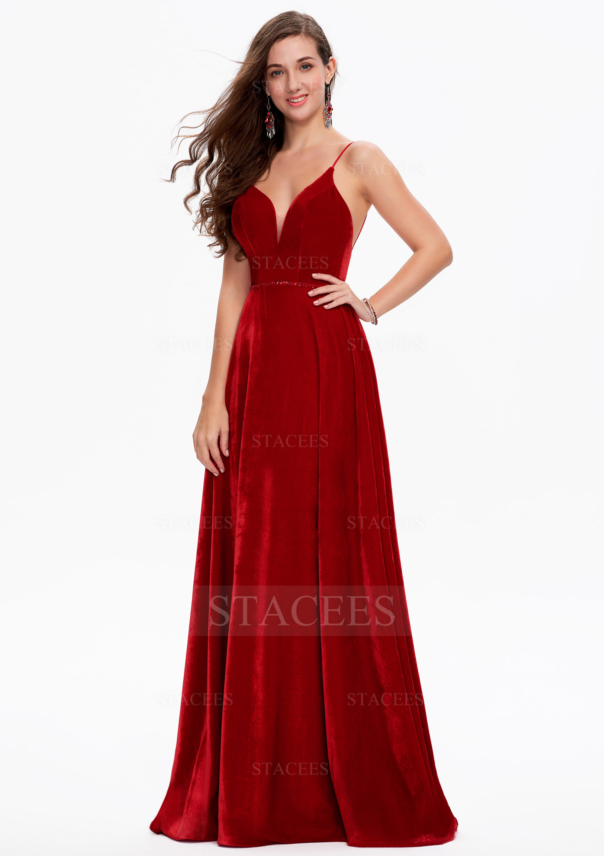 Robe trapèze col en v velours traîne balayage robe de bal