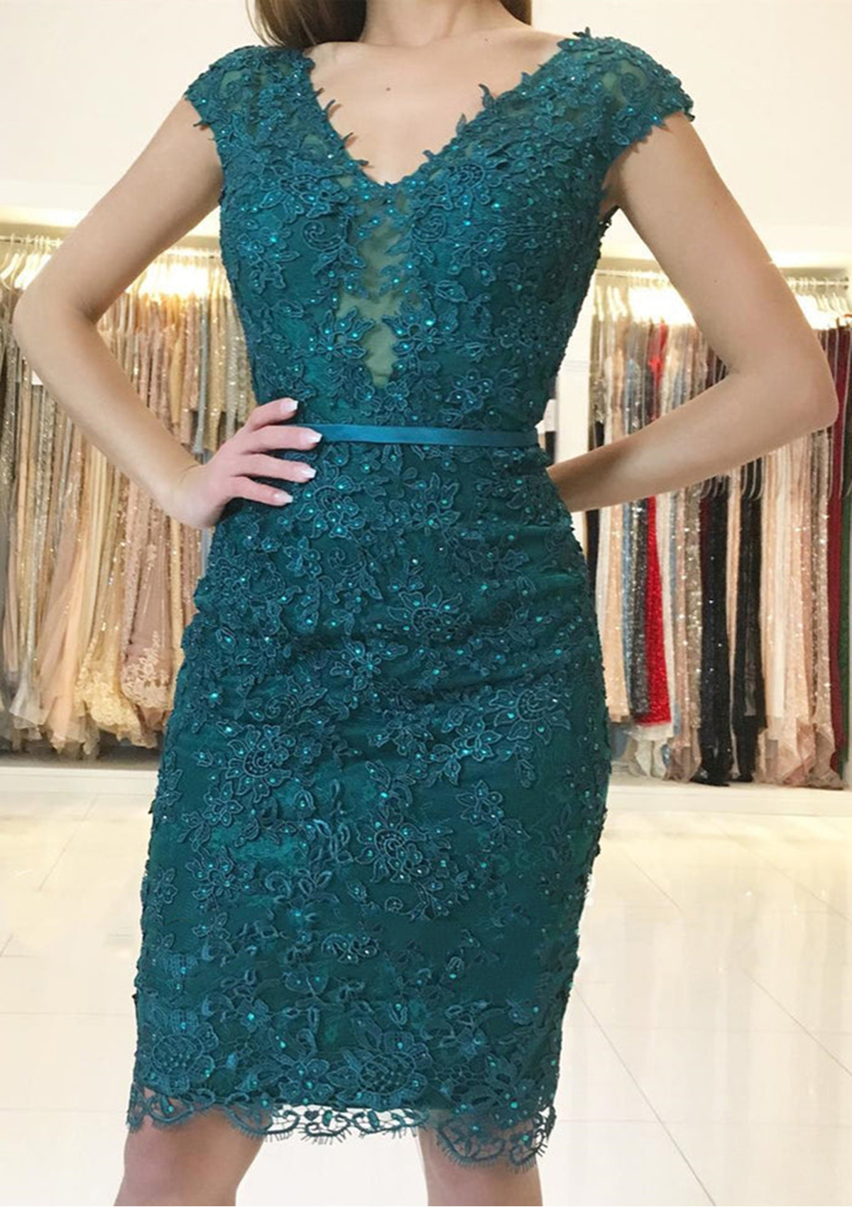 Peacock Sheath/Column V Neck Sleeveless Lace Knee-Length Homecoming Dress With Beading - STACEES