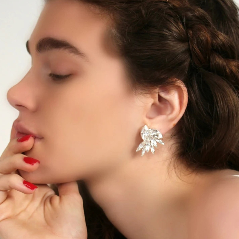 Elegant Romantic Ladies' Earrings with Rhinestones