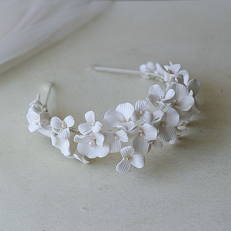 Beautiful Ladies Headpieces With Pearl