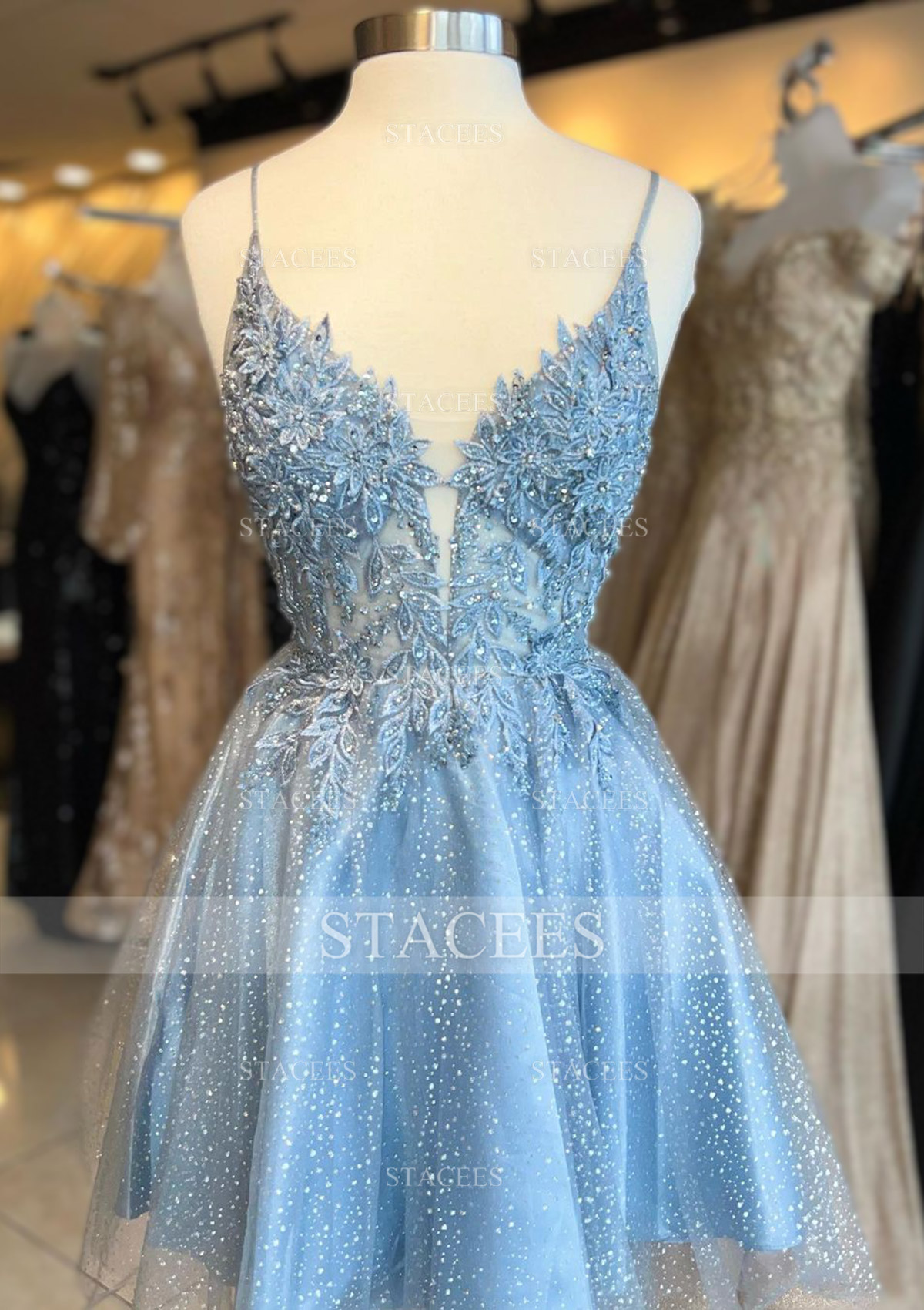 Glittering Beaded Short A-line Tulle Homecoming Dress with Appliqued 
