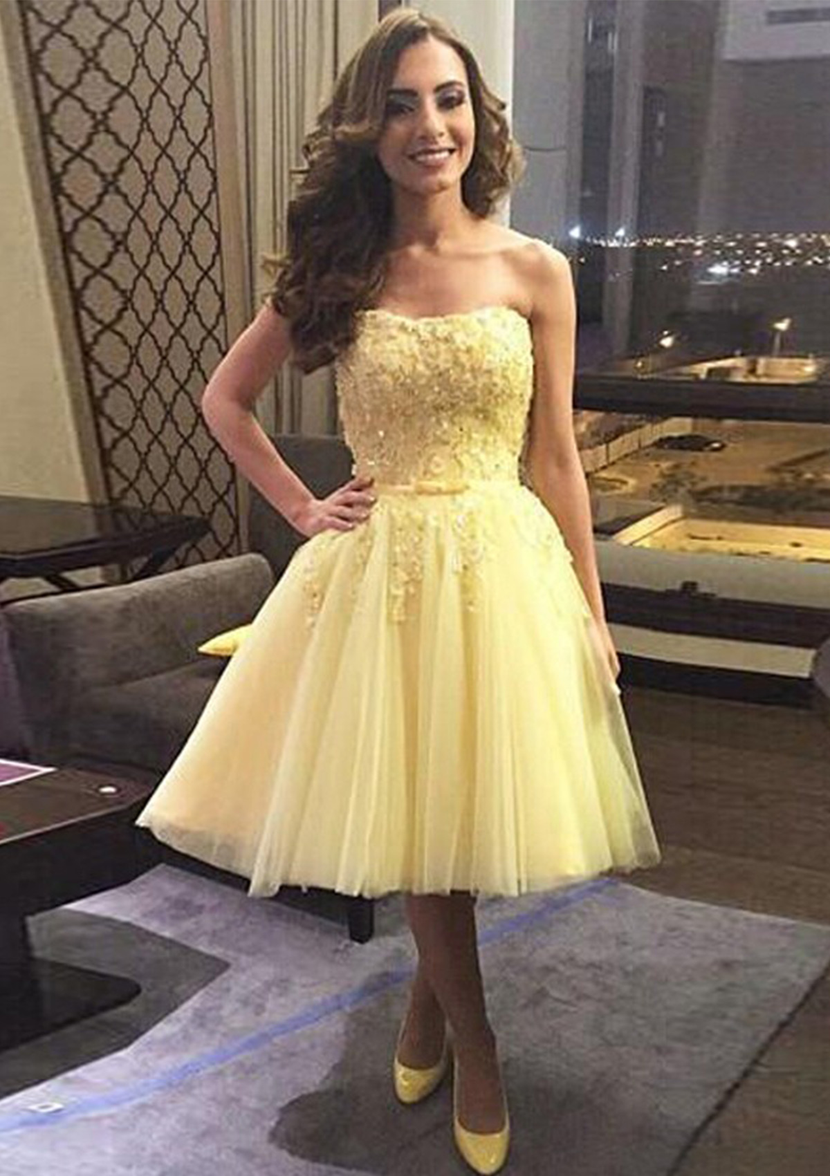 Daffodil A-line Sweetheart Sleeveless Knee-Length Tulle Homecoming Dress with Appliqued Beading - STACEES
