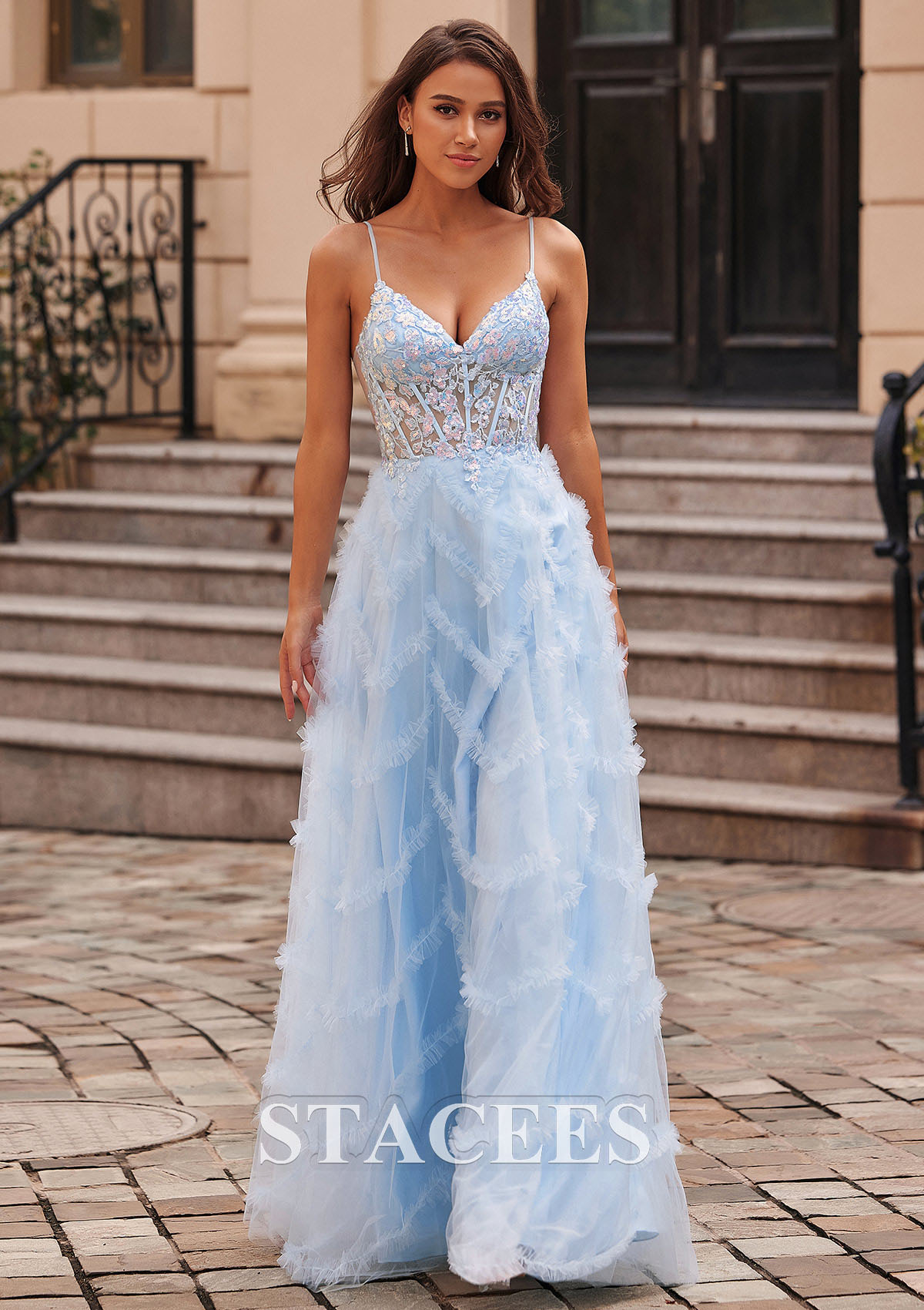 Bleu Ciel Trapèze col en v tulle ras du sol robe de bal avec volants  - STACEES