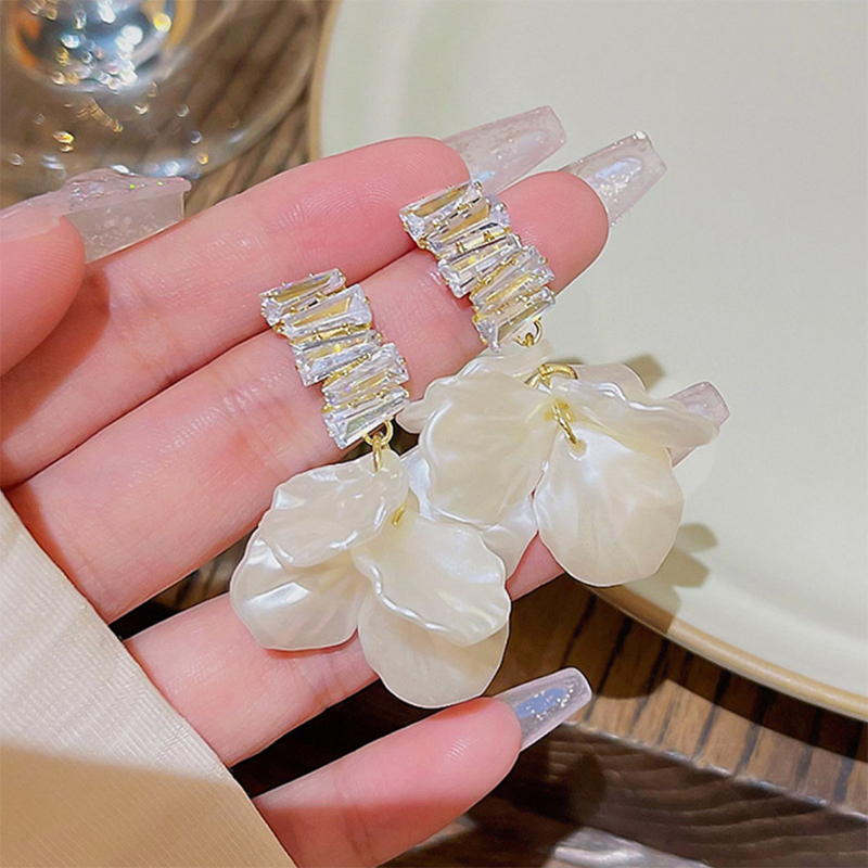Gold Charming Romantic Girls' Copper Earrings with Rhinestone - STACEES