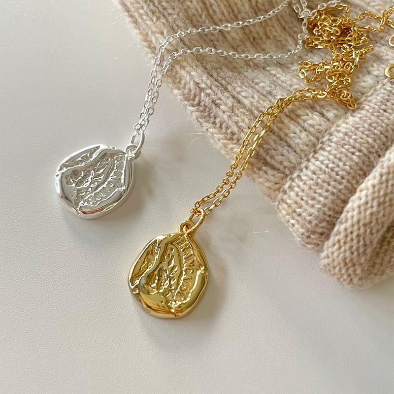 Beautiful Elegant Ladies' Silver Necklace