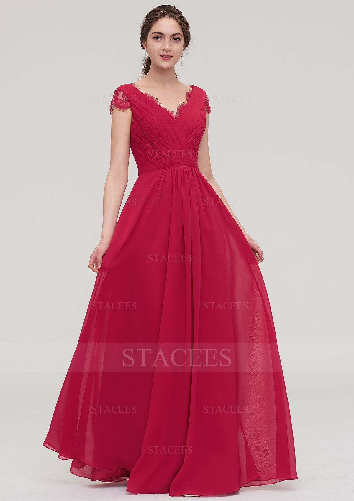 Trapèze col en v mousseline ras du sol robe de demoiselle d'honneur avec dentelle bordeaux