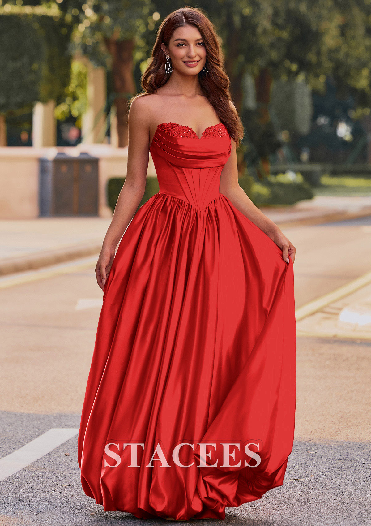 Rouge Trapèze cache coeur satin longueur ras du sol robe de bal avec appliqué poches - STACEES