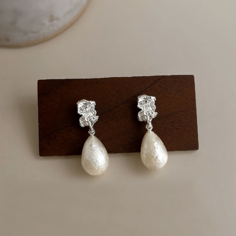 Pendientes encantadores de aleación con poste de plata S925 y perlas de imitación para mujer
