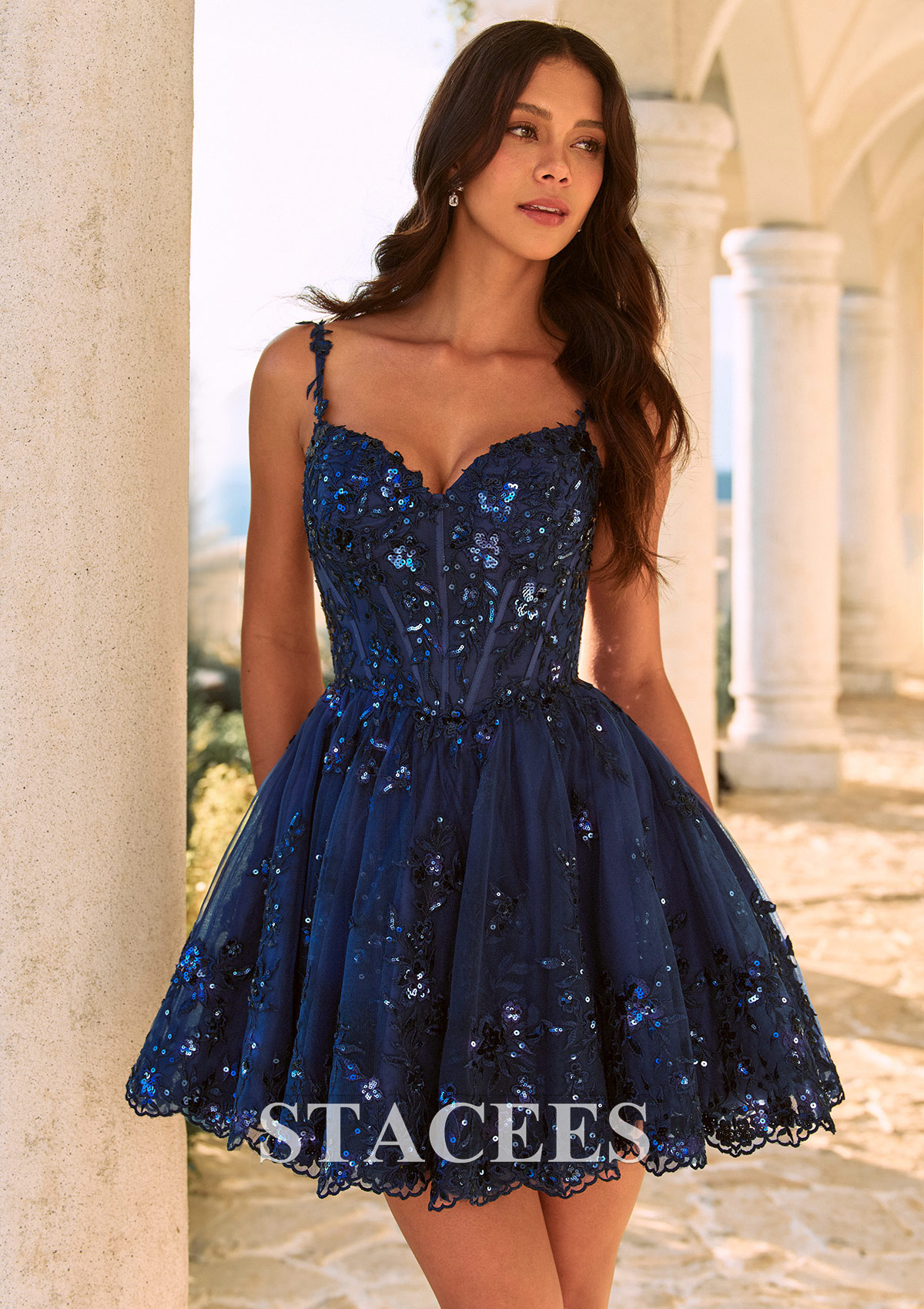Bleu marine foncé Trapèze col en v tulle courte/mini robe de fête de la rentré avec appliqué paillettes - STACEES