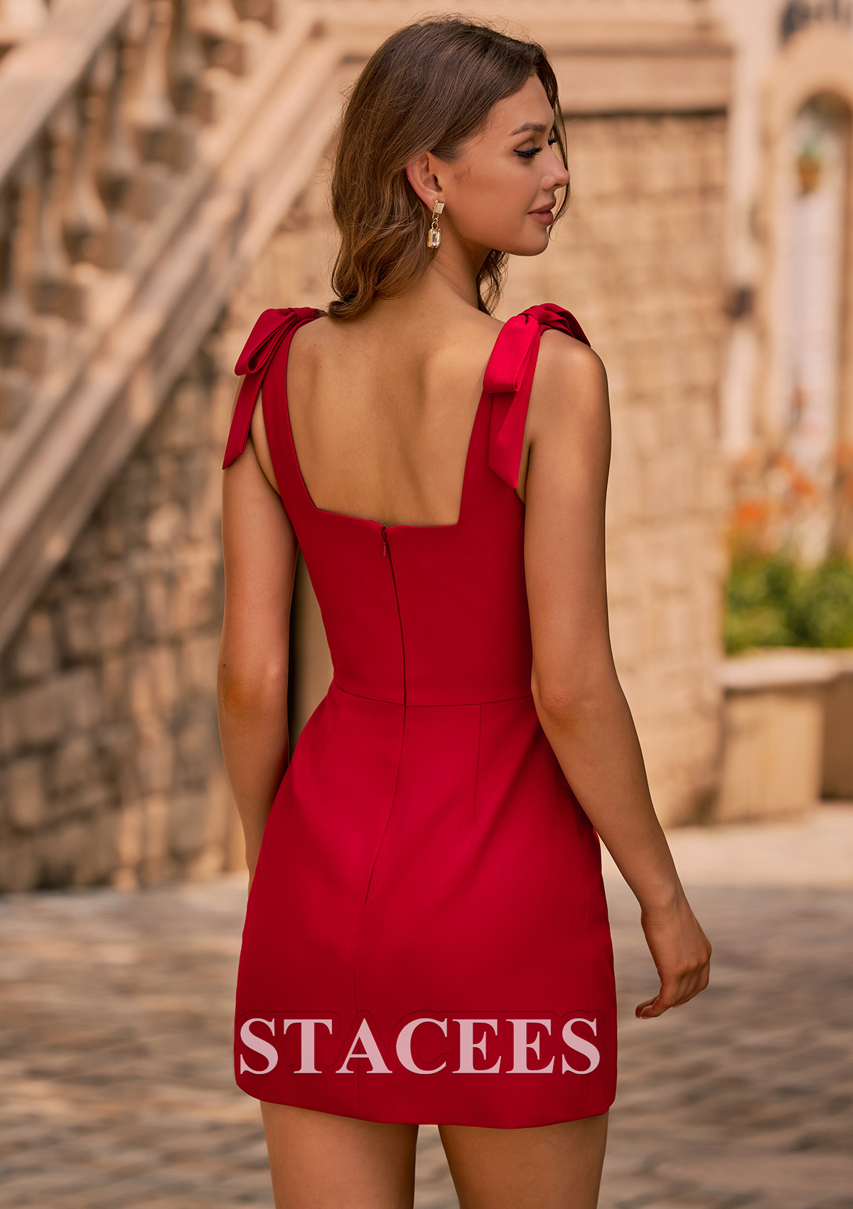 Rouge Fourreau carrée satin élastique courte/mini robe de fête de la rentré avec fendue noeuds papillons - STACEES