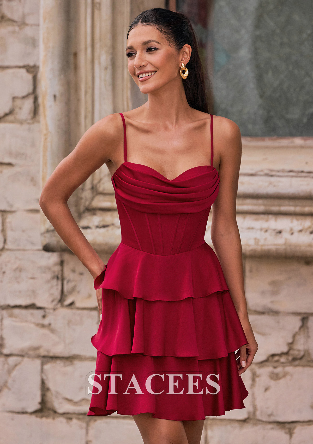 Bordeaux Robe trapèze col bénitier satin extensible courte/mini robe de fête de la rentrée avec plissé volants - STACEES