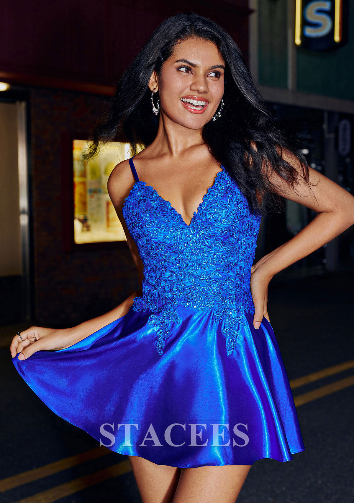 Bleu Royal Trapèze col en v charmeuse courte/mini robe de fête de la rentrée - STACEES