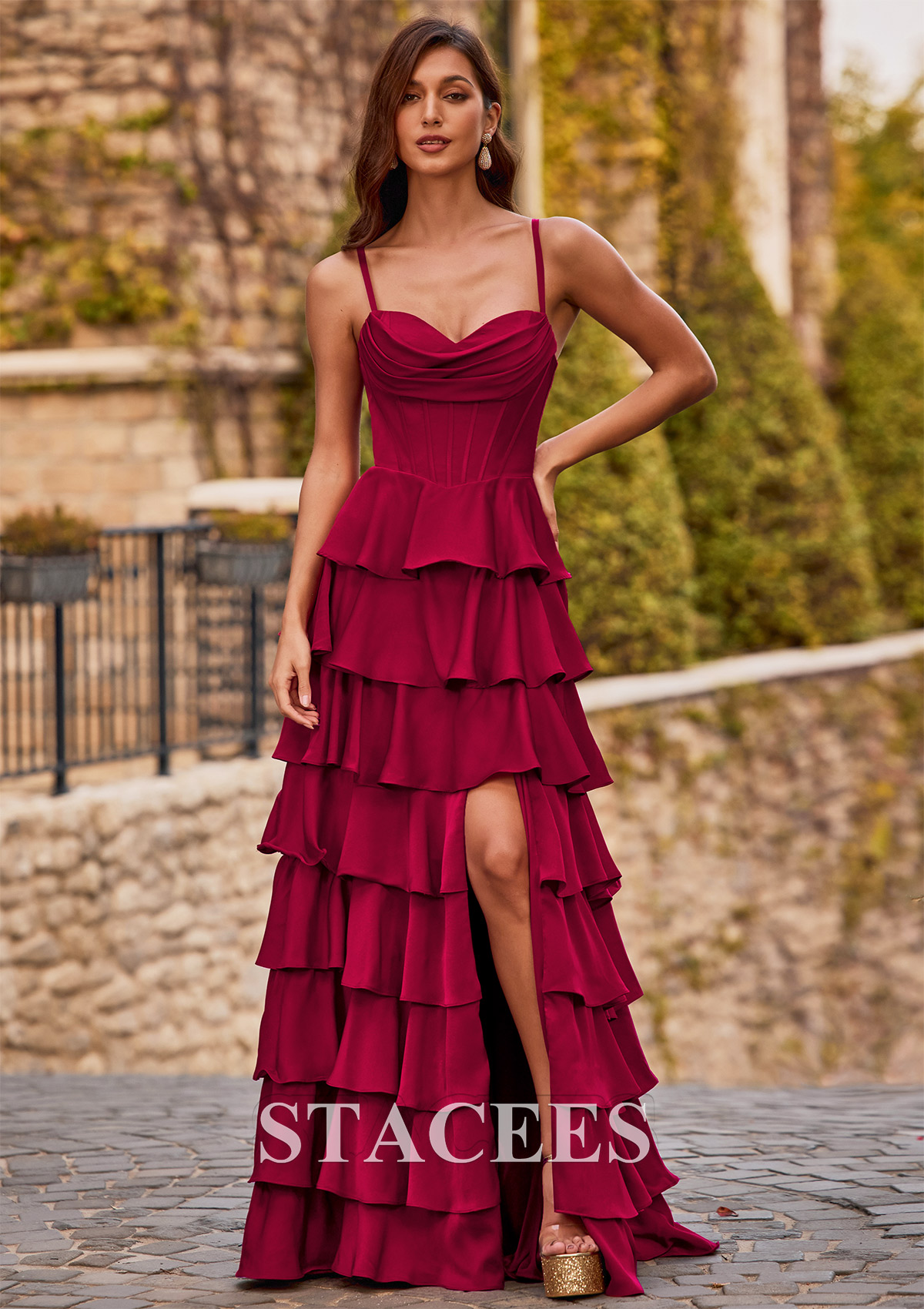 Burgundy Vestido línea a escote drapeado satén elástico cola de barrido vestido de graduación - STACEES