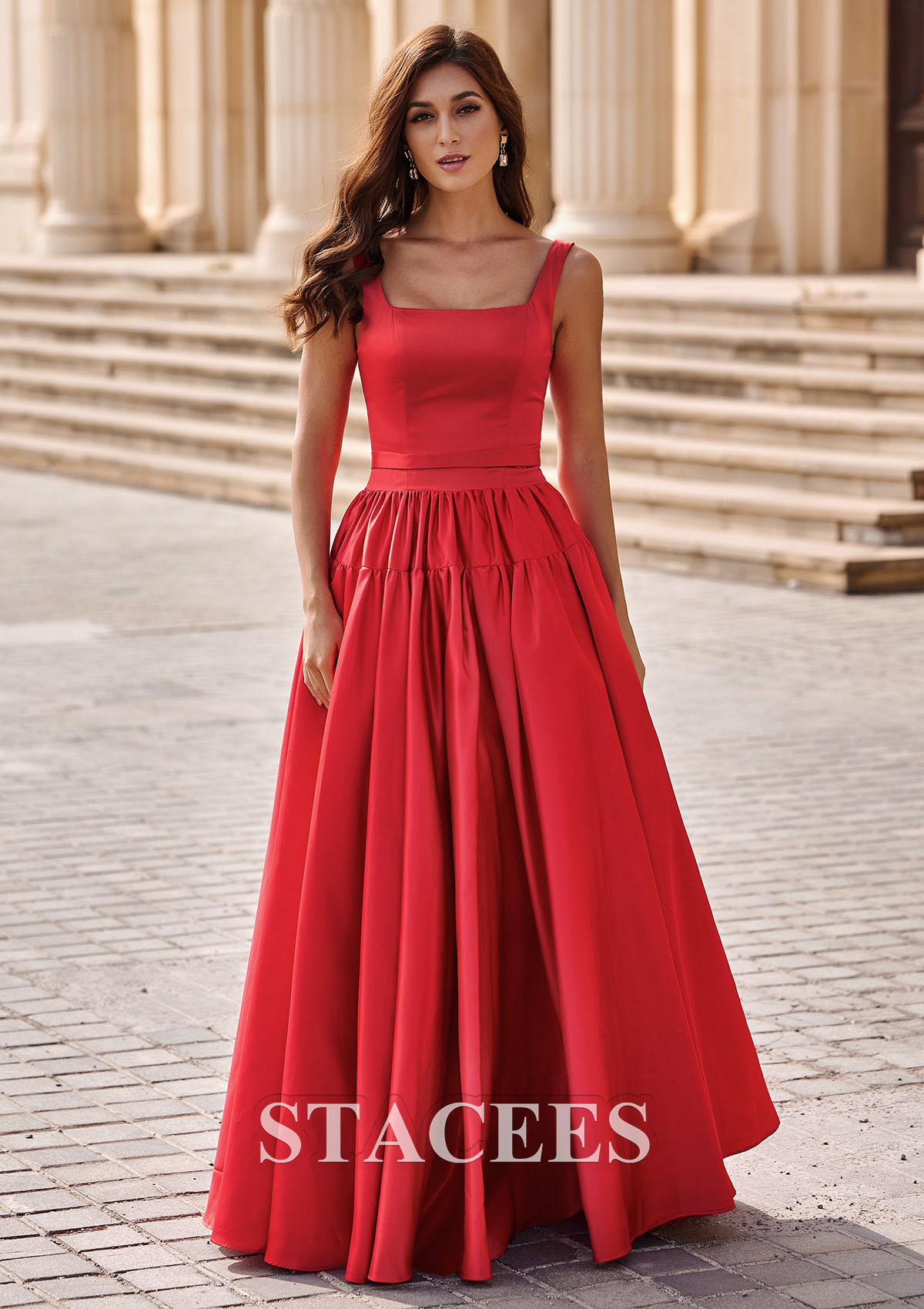 Rouge Trapèze carrée satin ras du sol robe de bal avec ceinture  - STACEES