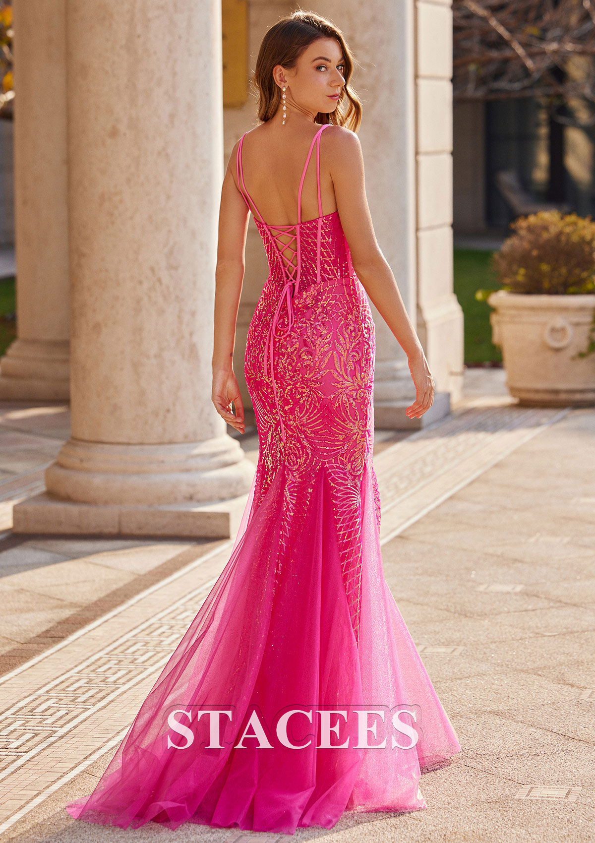 Fuchsia Corte trompeta/sirena escote en v barrer tren tul vestido de graduación - STACEES