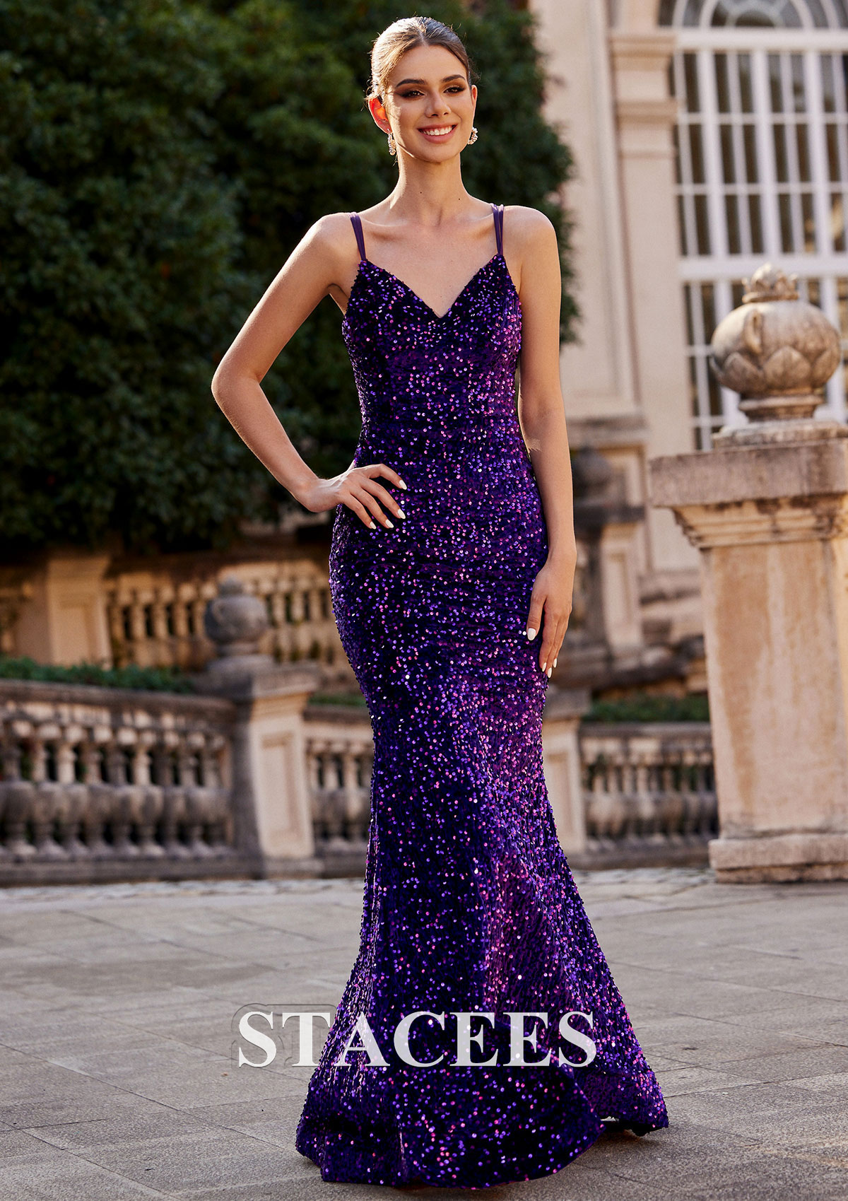 Regency Corte trompeta/sirena escote en v lentejuelas de terciopelo barrer tren vestidosde graduación - STACEES